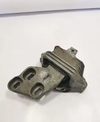 Mercedes-Benz CLA C117 X117 W117 Gearbox mount A2462400617