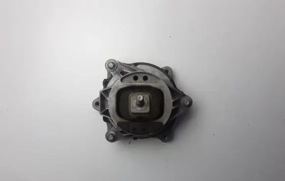 BMW 3 F30 F35 F31 Engine mount bracket 685941101