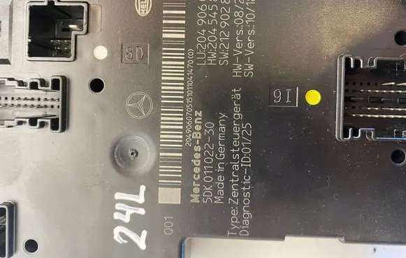 Mercedes-Benz C W204 Comfort/convenience module 2049060405