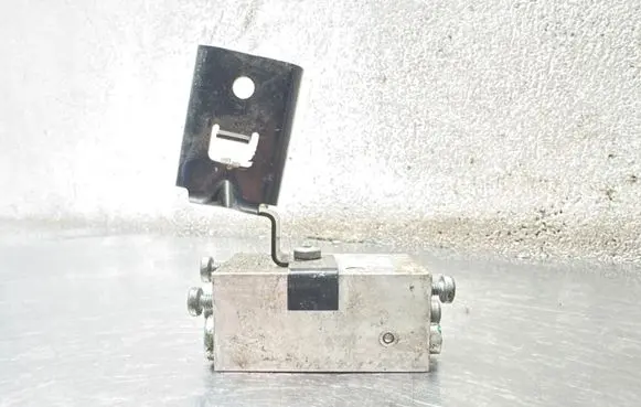 Volvo C70 Convertible roof hydraulic pump P156171600 9212735X03 DAI1106783