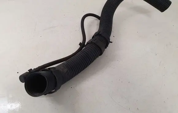 Ford Focus Air intake hose/pipe AV6R7A245HA