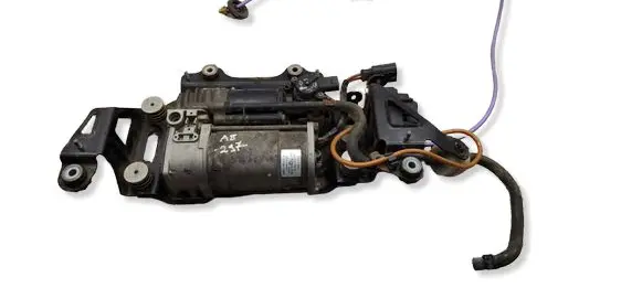 Audi A8 S8 D4 4H Air suspension compressor/pump 4H0616005D