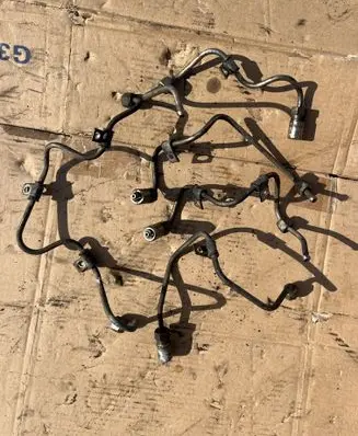 Mitsubishi L200 Fuel injector supply line/pipe 
