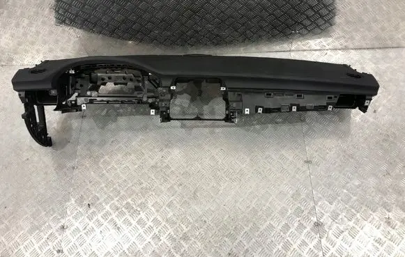 Mercedes-Benz CLS C218 X218 Dashboard AMGCZARNANIC