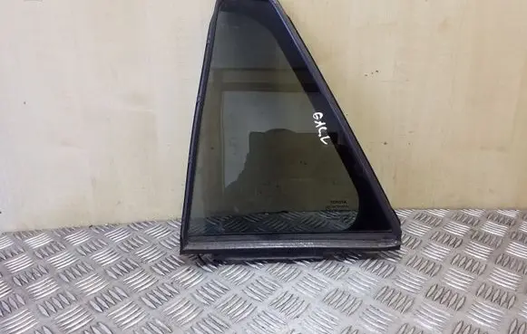 Toyota Avensis T270 Rear vent window glass 