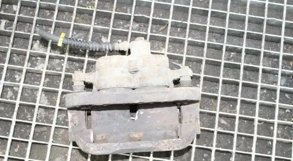 Land Rover Discovery 3 - LR3 Front brake caliper