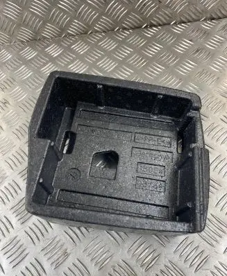 Audi Q7 4L Other trunk/boot trim element 4l0012109
