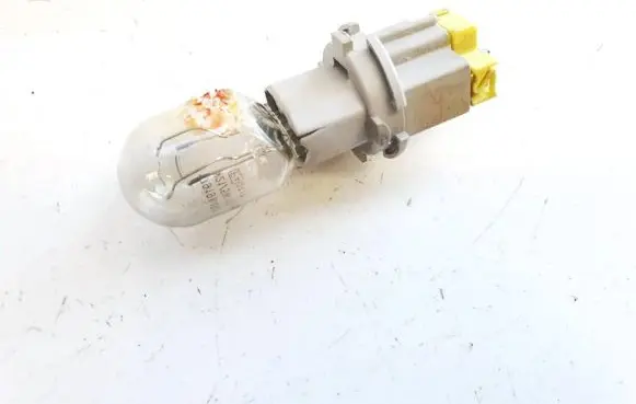 Mazda 3 I Tail light bulb cover holder