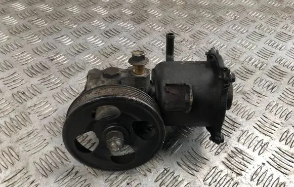 Subaru Forester SF Power steering pump 7801008