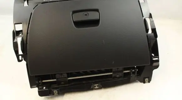 Glove box
