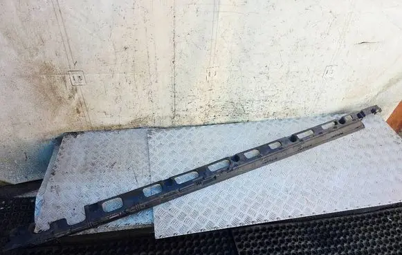 Mercedes-Benz GL X166 Sill supporting ledge A1666900027