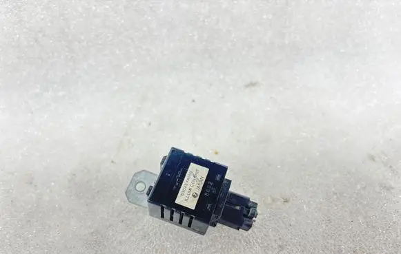 Subaru Forester SF Interior lighting relay 83023FA000