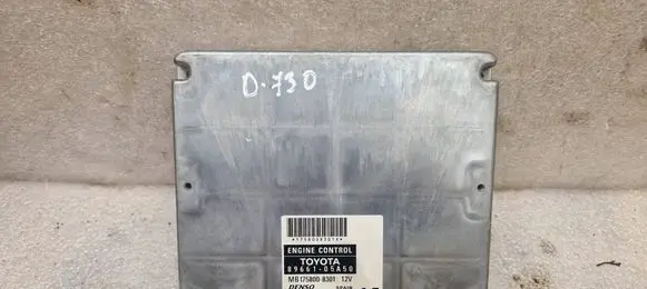 Toyota Avensis T250 Engine control unit/module 8966105A50 1758008301 MB1758008301
