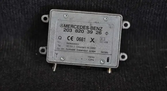 Mercedes-Benz CLK A209 C209 Aerial antenna amplifier 2038203926 09101113