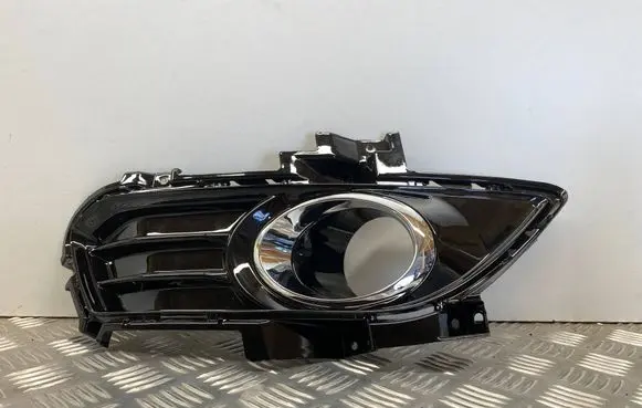 Ford Fusion II Front fog light trim/grill DS7319952CAW