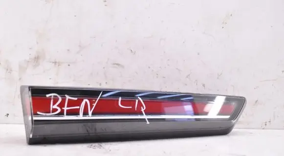 Opel Mokka B Tailgate rear/tail lights 9833944480