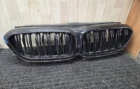 BMW 5 G30 G31 G38 Front bumper upper radiator grill 7497279 1810260937 2170478A