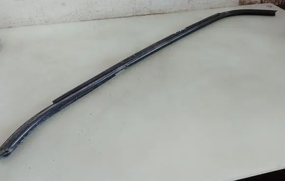 Renault Trafic II (X83) Front door glass trim molding 