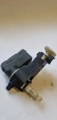 Volkswagen Eos Headlight level adjustment motor 1q0941295