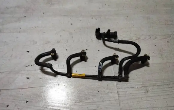 Mercedes-Benz GLA W156 X156 Fuel return line/hose 166714557R