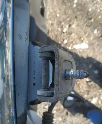 Peugeot 207 Tailgate/trunk/boot hinge