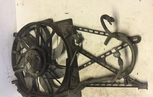 Opel Astra G Radiator cooling fan shroud 130303246