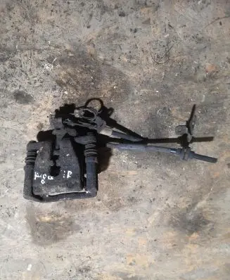 Ford Kuga I Rear brake caliper