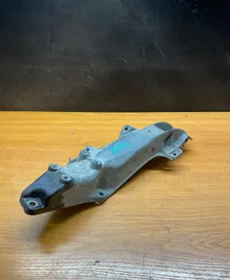 BMW 3 E36 Engine mounting bracket 1137015