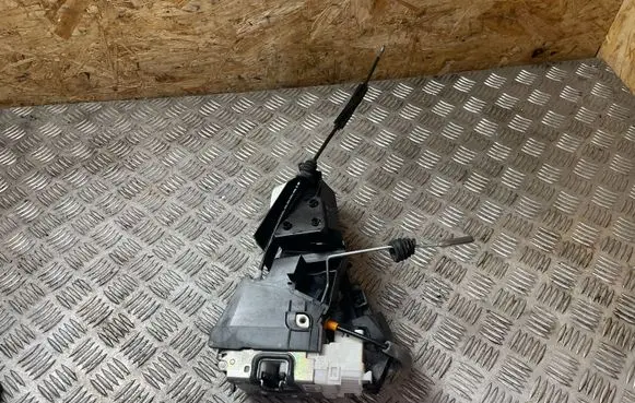 Mercedes-Benz B W245 Rear door lock 169730223504 A1697600434 981475100