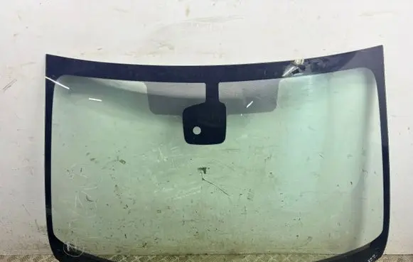 Peugeot 308 Front windscreen/windshield window 