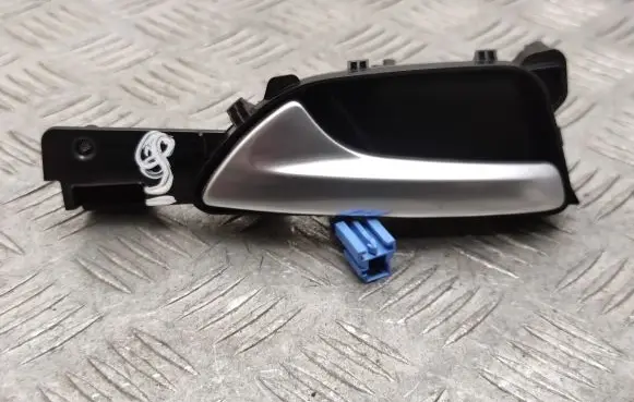 Mercedes-Benz GLE (W166 - C292) Rear door interior handle trim A1667600561 A0009066900