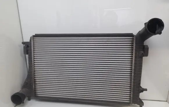 Skoda Octavia Mk2 (1Z) Intercooler radiator 1K0145803H