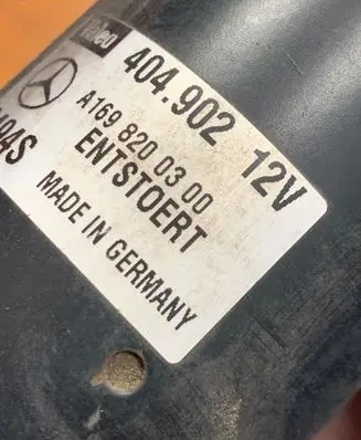 Mercedes-Benz A W169 Front wiper linkage and motor A1698200042 A1698200300