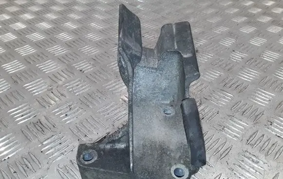 Citroen Xsara Picasso Engine mounting bracket 9632011910