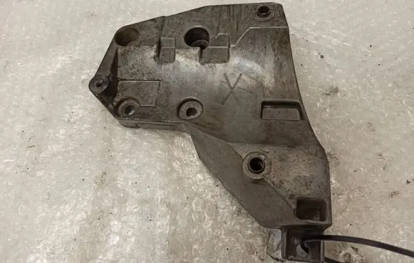 BMW 7 E38 A/C compressor mount bracket 2246146