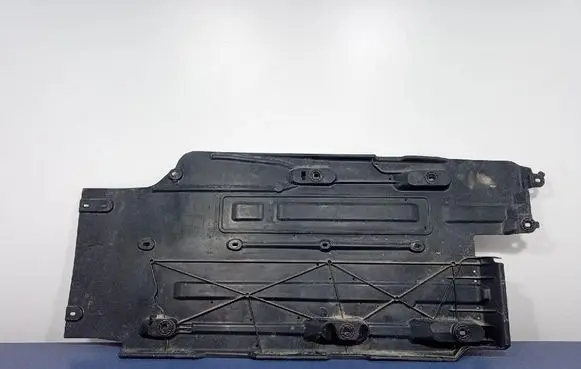 Mercedes-Benz 508 Front underbody cover/under tray 9827725580