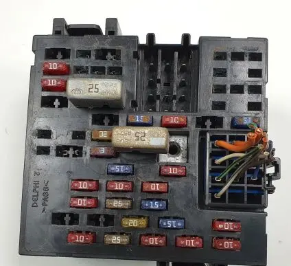 Chevrolet Tahoe Fuse box set 15770992-01