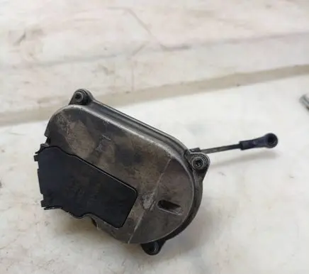 Volkswagen Touareg I Intake manifold valve actuator/motor 059129086M A2C53308513 171130938