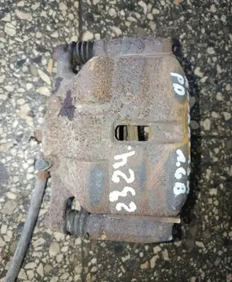 Nissan Qashqai Front brake caliper 