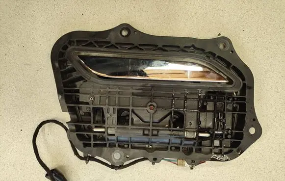 Tesla Model S Front door exterior handle 1007729