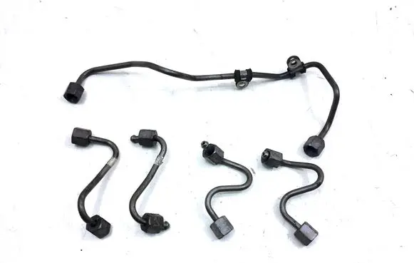 Fuel injector supply line/pipe
