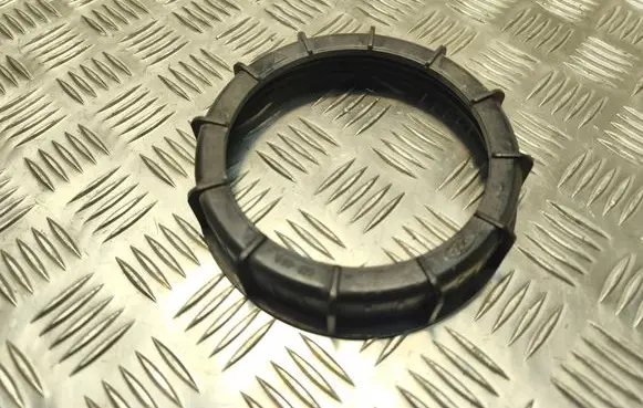 Ford Fiesta In tank fuel pump screw locking ring/nut 44740A