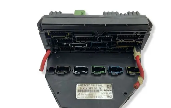 Mercedes-Benz C W204 Fuse module A2129025405