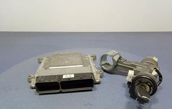 KIA Magentis Engine control unit/module ECU 39111-25100