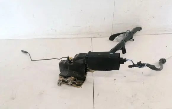 Mitsubishi Carisma Front door lock mr288396