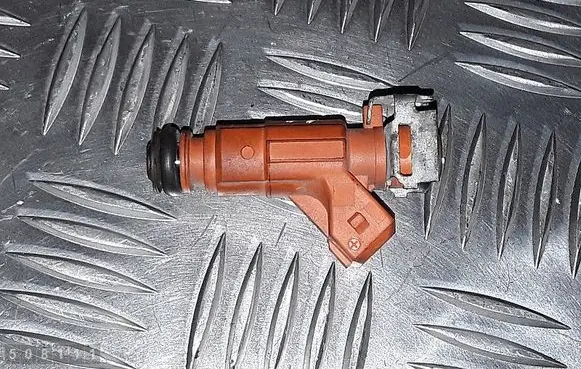 Fuel injector