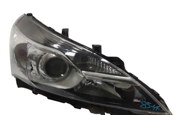 Toyota Verso Headlight/headlamp 811300F161