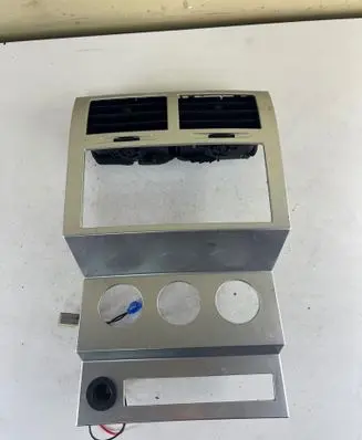 Dodge Nitro Dash center air vent grill 1GP70TRMAA 1559526 4336240