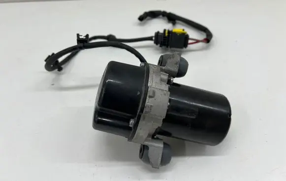 Mercedes-Benz CLA C118 X118 Vacuum pump A0004301400