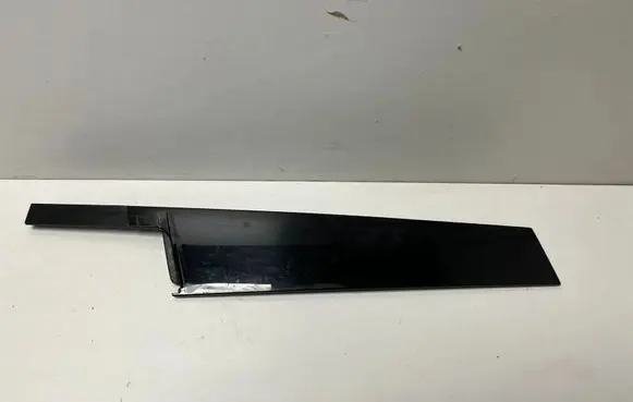 BMW XM Front door glass trim molding 9451277